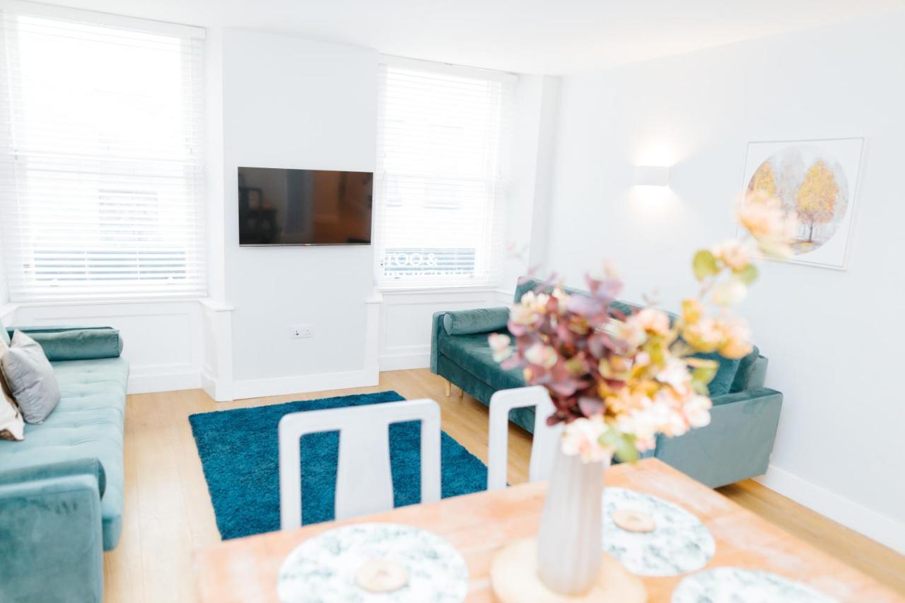 Luxury Modern 3 Bedroom Apartment In City Centre — Photos 2